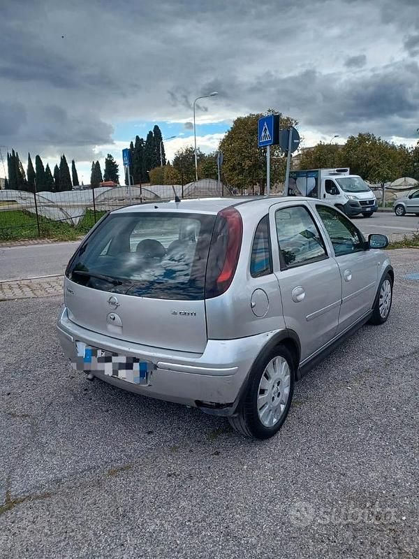 Usata Opel Corsa 2005 Utilitaria