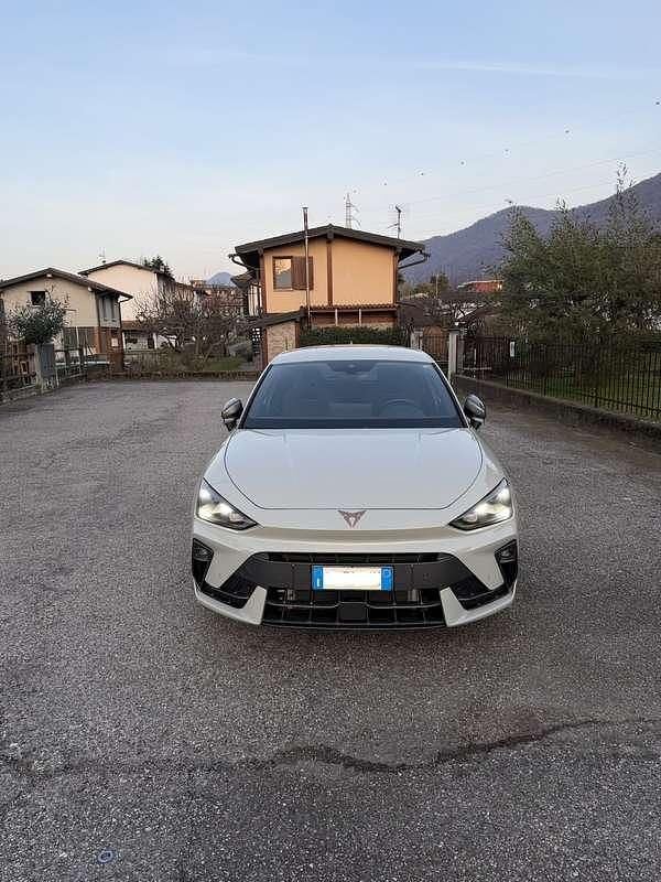 Usata Cupra Leon 150 CV (110 kW) 2024 Berlina