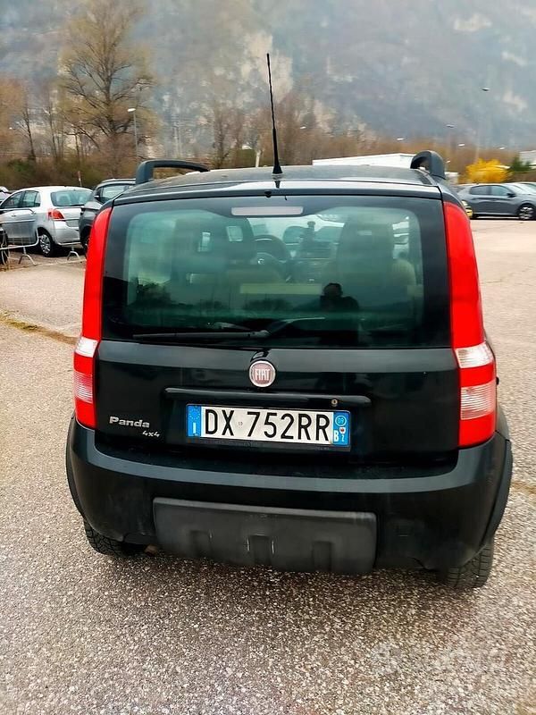 Usata Fiat Panda 4x4 60 CV (44 kW) 2009 Nero Utilitaria