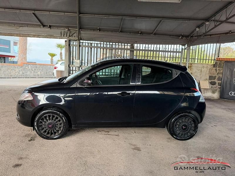 Usata Lancia Ypsilon 95 CV (69 kW) 2014 Nero Utilitaria