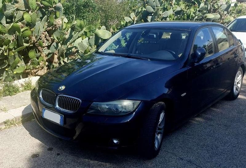 Usata BMW 320 Efficient Dynamics 177 CV (130 kW) 2009 Blu/azzurro Berlina