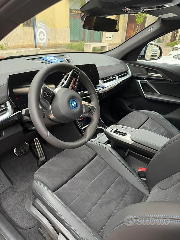 Usata BMW iX2 M Sport 279 kW (380 CV) 2024 Grigio SUV