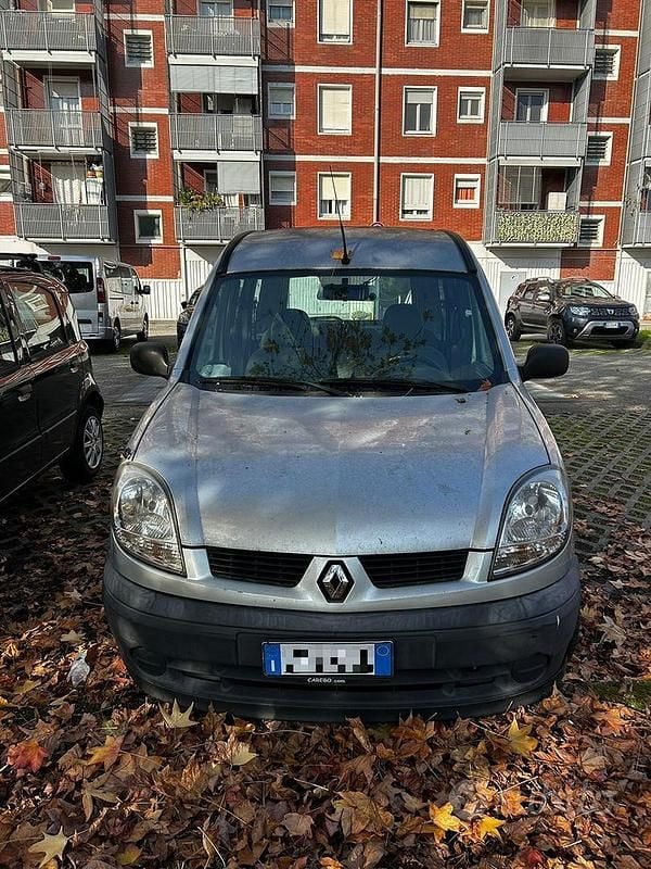 Grigio Usata 2004 Renault Kangoo Monovolume | 1600 € (Super prezzo) - Immagine 1/4