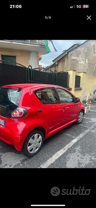 Usata Toyota Aygo 2009 Rosso Utilitaria