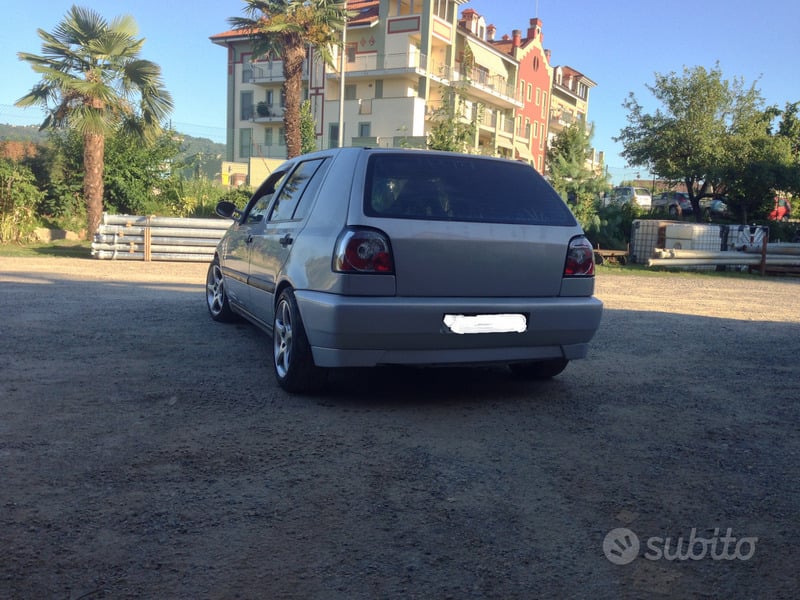 Usato 1994 VW Golf III 2.0 Benzin 116 CV (2.700 €)