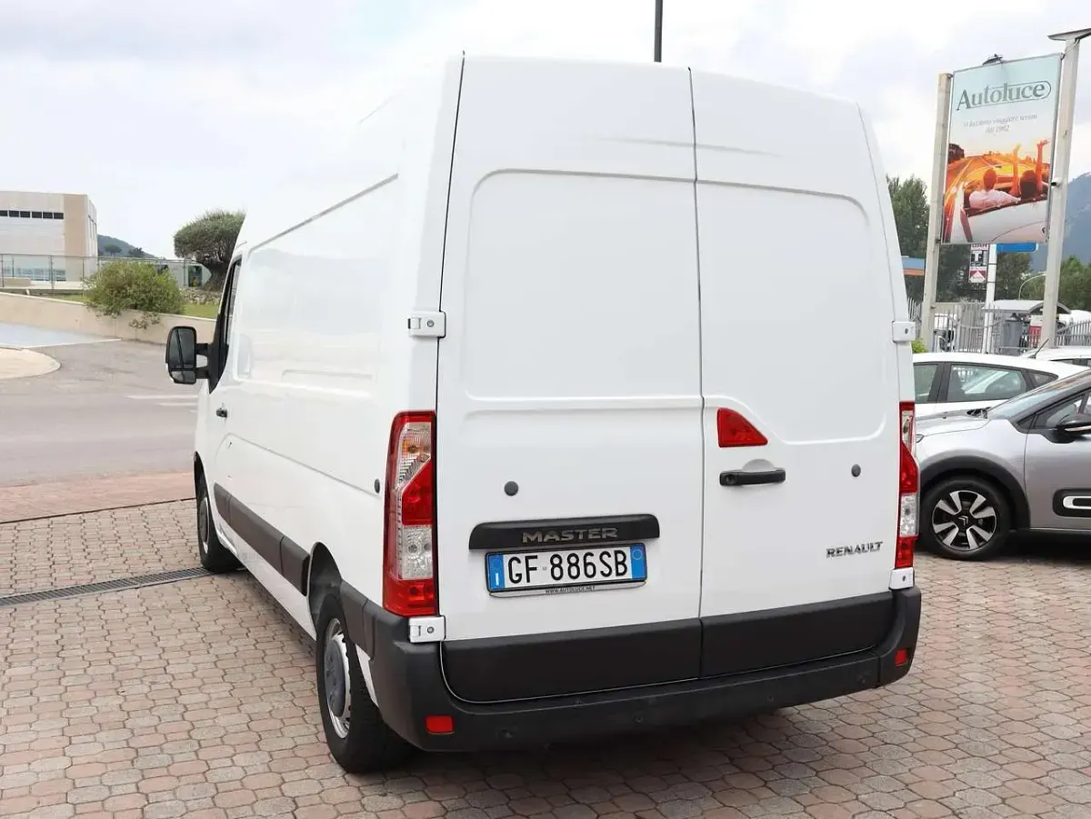 Usata Renault Master 135 CV (99 kW) 2021 Bianco Monovolume