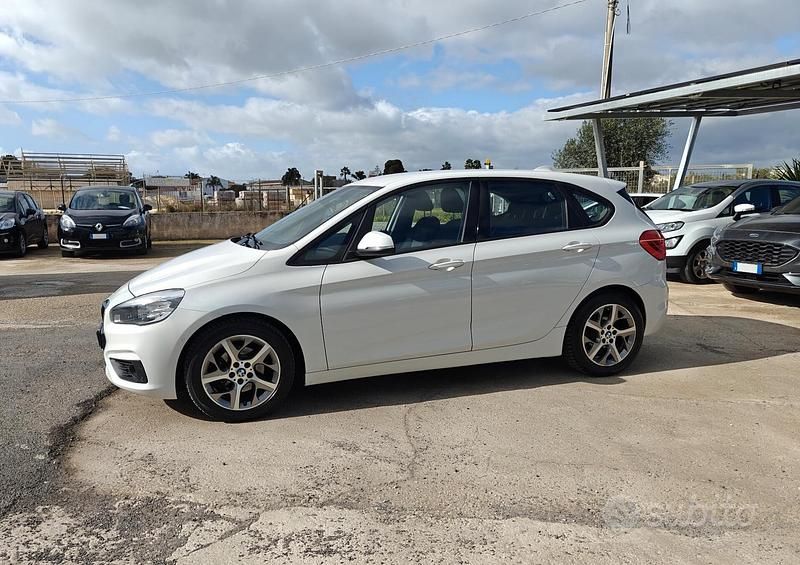 Usata BMW 218 Luxury Line 150 CV (110 kW) 2015 Bianco Station wagon
