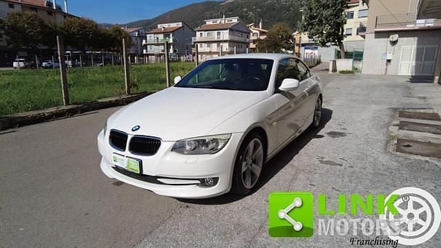 Usata BMW 320 Cabriolet Efficient Dynamics 184 CV (135 kW) 2012 Bianco Cabrio