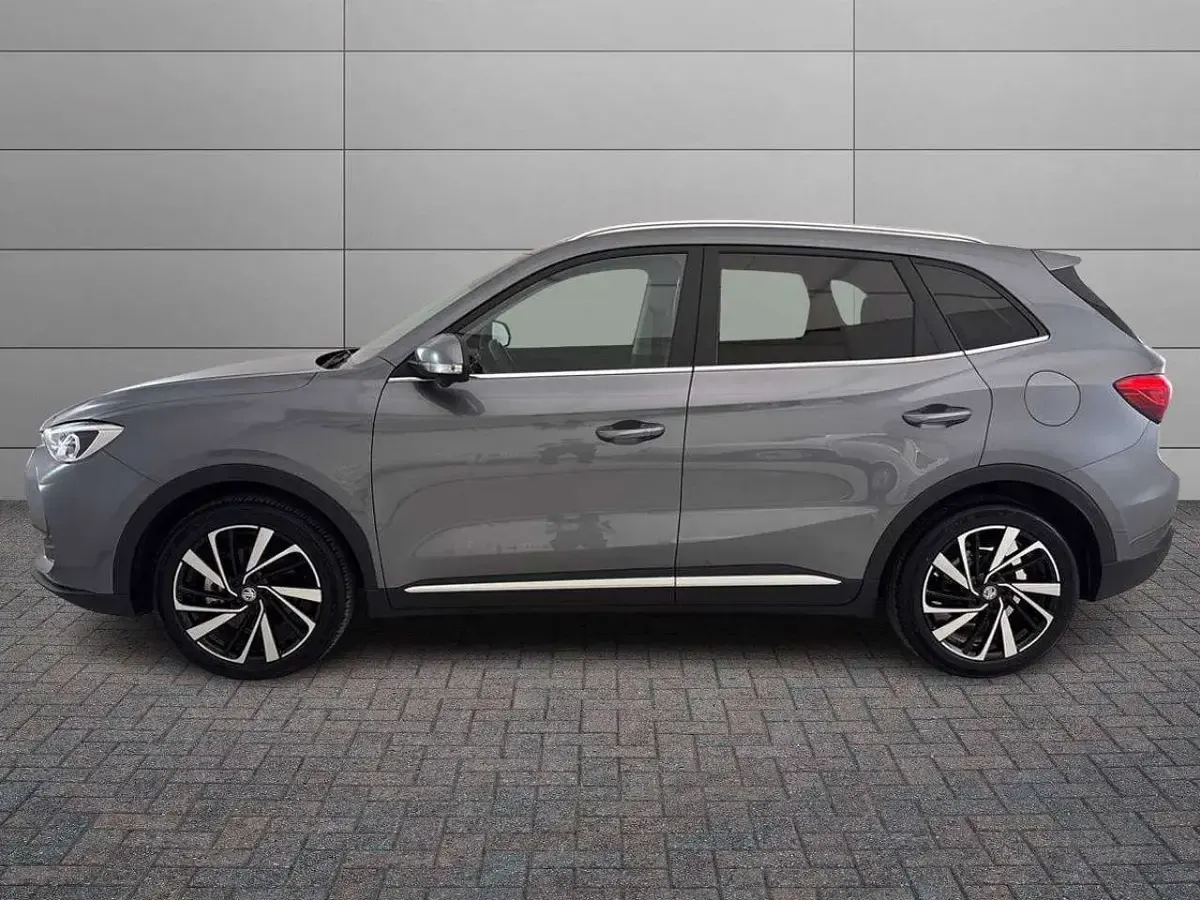 Usata MG ZS Luxury 102 CV (75 kW) 2025 Grigio SUV