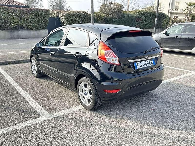 Usata Ford Fiesta Titanium 75 CV (55 kW) 2017 Berlina