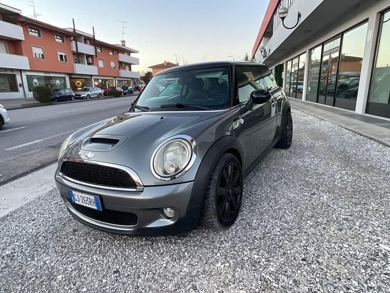 Usata Mini Cooper S Coupé Hype 184 CV (135 kW) 2010 Grigio Coupé
