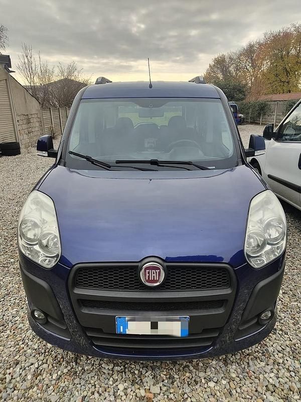 Blu Usata 2015 Fiat Doblò Pop Monovolume | 8900 € (Molto cara) - Immagine 1/4