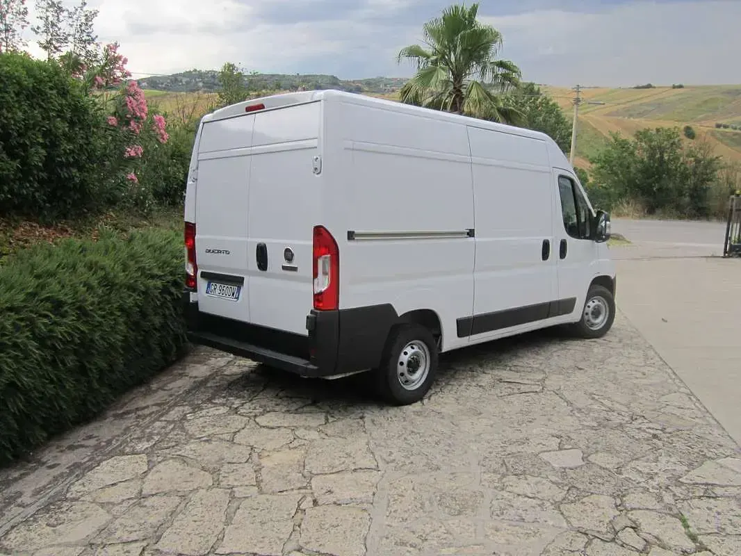 Usata Fiat Ducato 33 140 CV (102 kW) 2023 Bianco Furgone