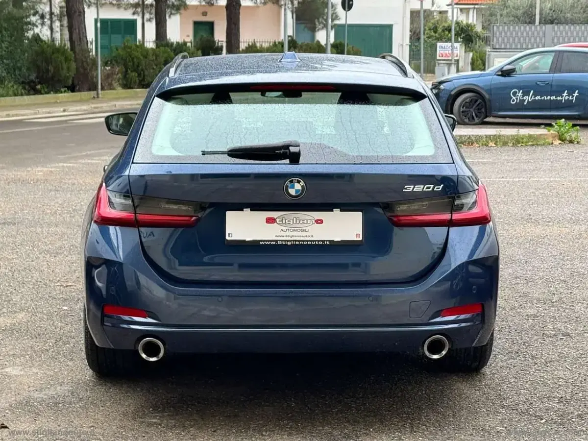 Usata BMW 320 190 CV (139 kW) 2022 Phytonic blu' metalizzato Station wagon