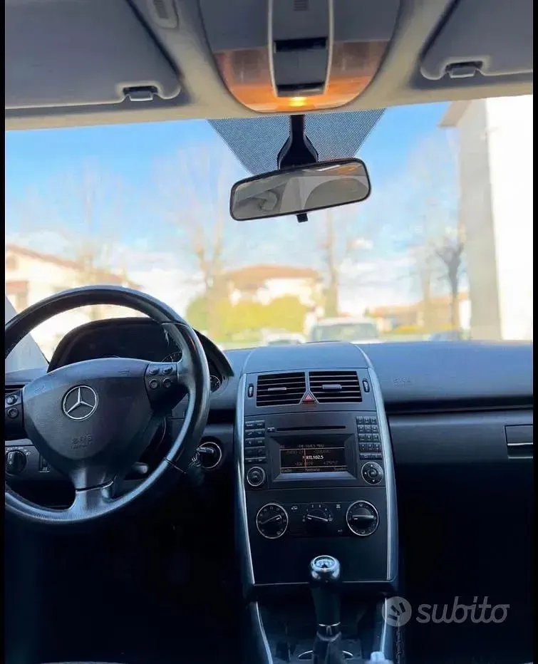 Usata Mercedes A180 Avantgarde 109 CV (80 kW) 2010 Grigio Berlina