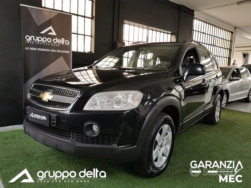 Nero Usata 2009 Chevrolet Captiva SUV | 6350 € (Buon prezzo) - Immagine 1/4