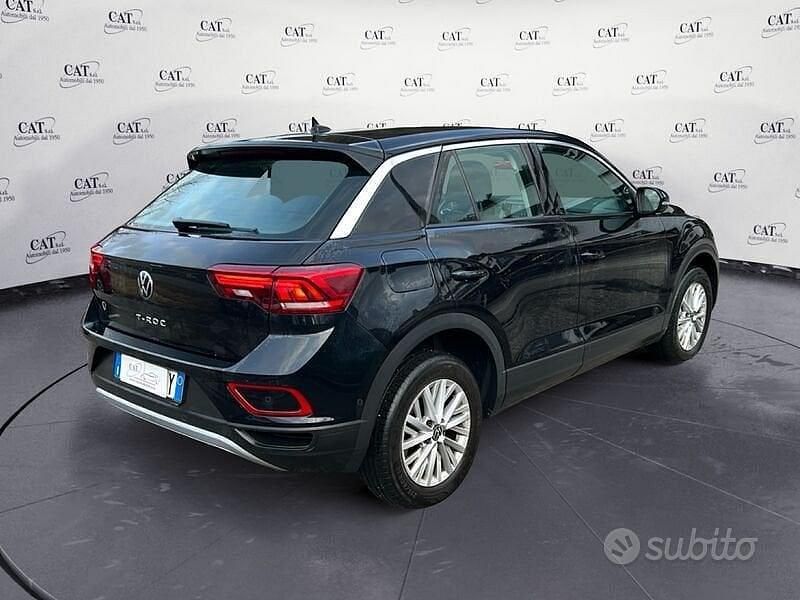Usata VW T-Roc Life 110 CV (80 kW) 2023 Nero SUV
