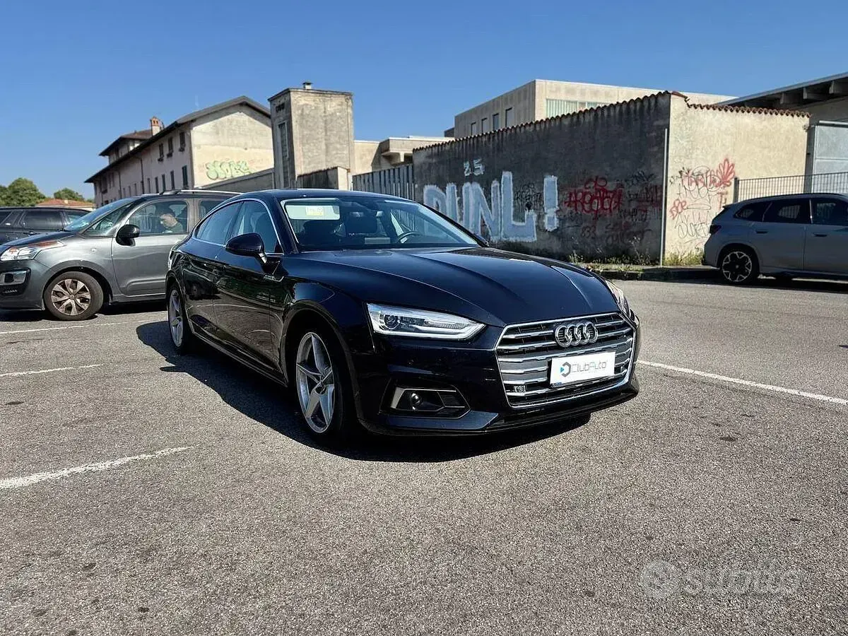 Usata Audi A5 Business 190 CV (139 kW) 2018 Blu/azzurro Coupé