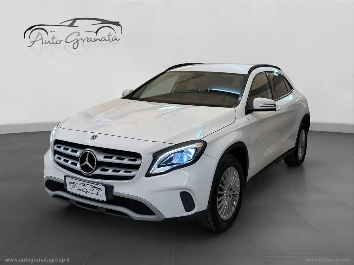 Usata Mercedes GLA200 136 CV (100 kW) 2019 Bianco SUV