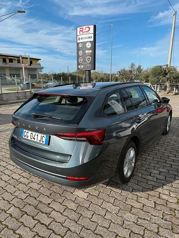 Usata Skoda Octavia Executive 116 CV (85 kW) 2021 Grigio Station wagon
