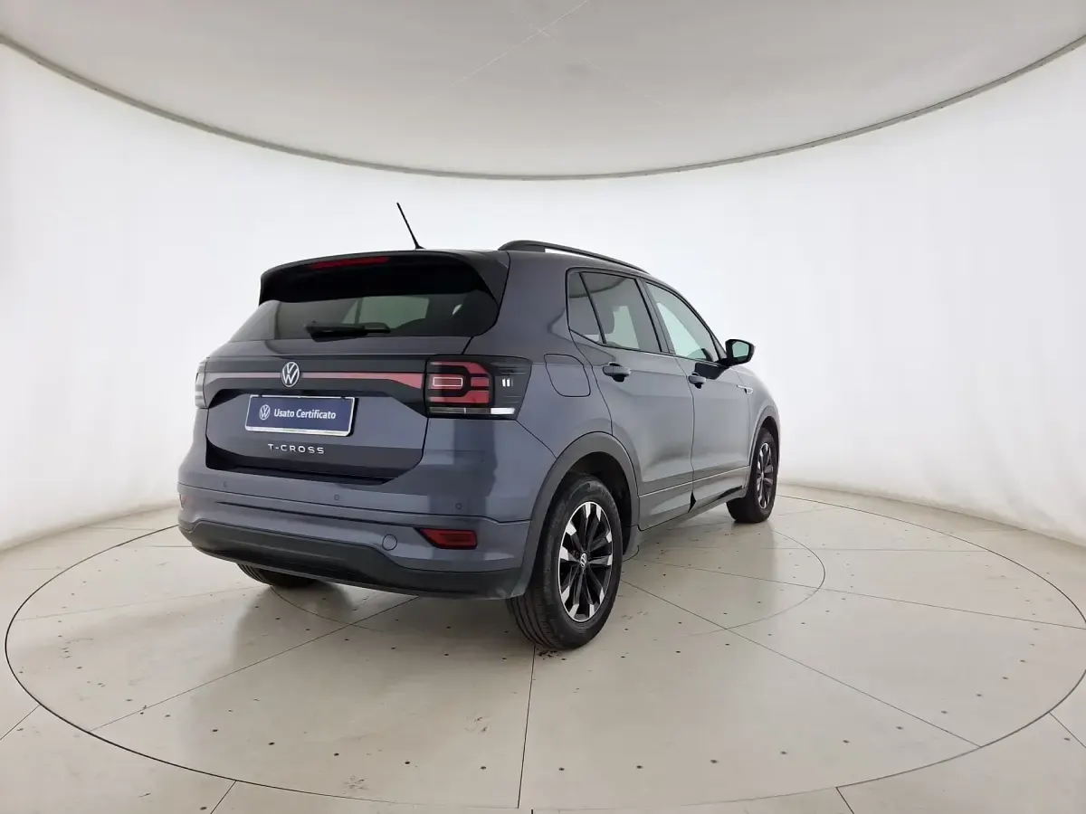Usata VW T-Cross Sportline 95 CV (69 kW) 2023 Smoky grey metallizzato SUV