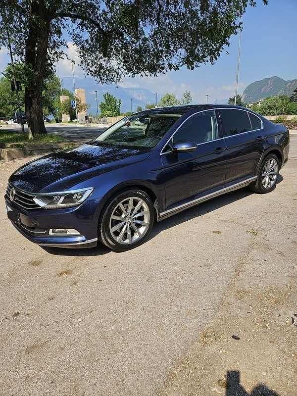 Usata VW Passat Comfortline 150 CV (110 kW) 2015 Blu Berlina