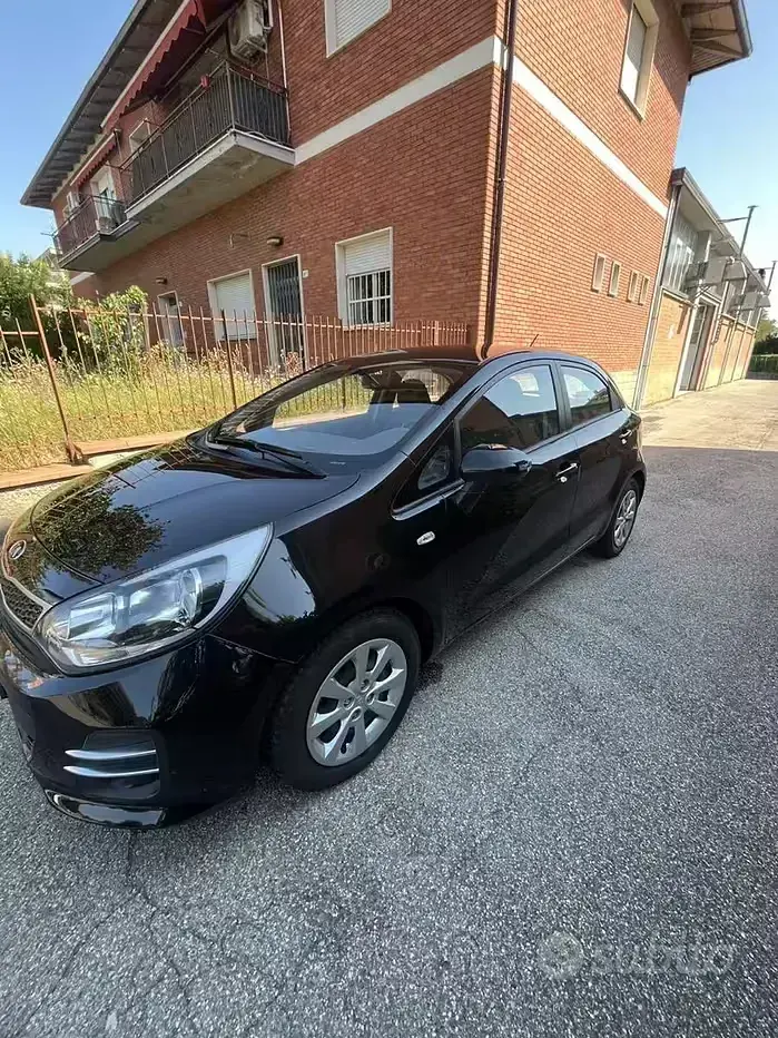 Usata Kia Rio 90 CV (66 kW) 2016 Nero Utilitaria