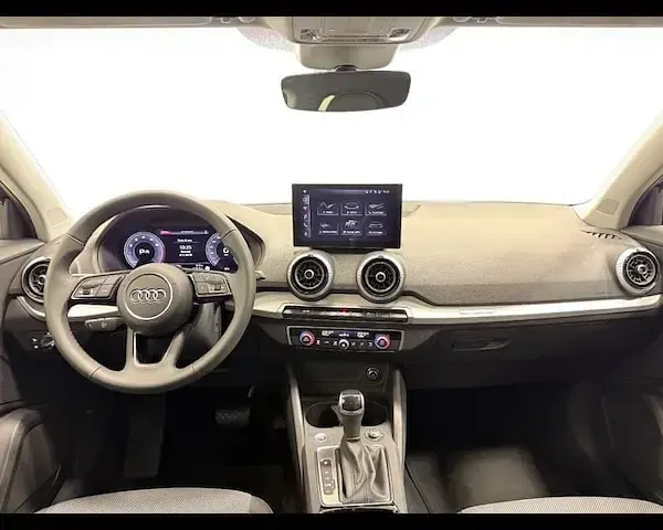 Nuova Audi Q2 S-Line 190 CV (139 kW) 2025 Blu ascari metallizzato SUV
