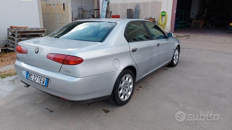 Usata Alfa Romeo 166 136 CV (100 kW) 1999 Grigio Berlina