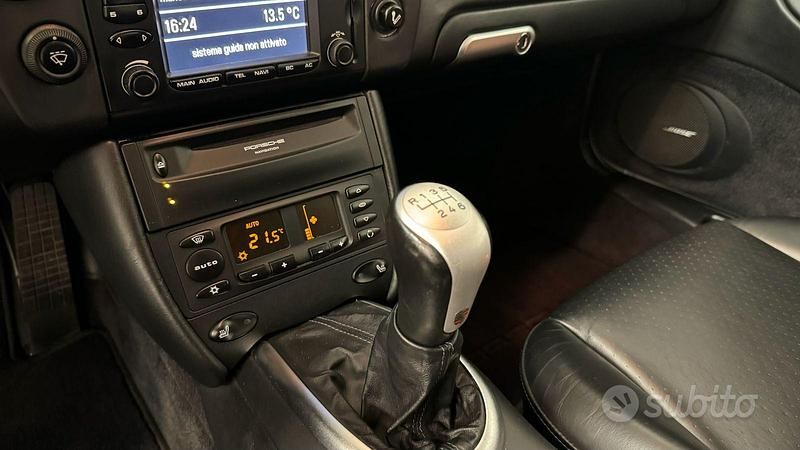 Usata Porsche 911 Carrera 4S 320 CV (235 kW) 2002 Argento Coupé