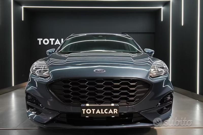 Usata Ford Kuga ST-Line 120 CV (88 kW) 2022 Blu SUV