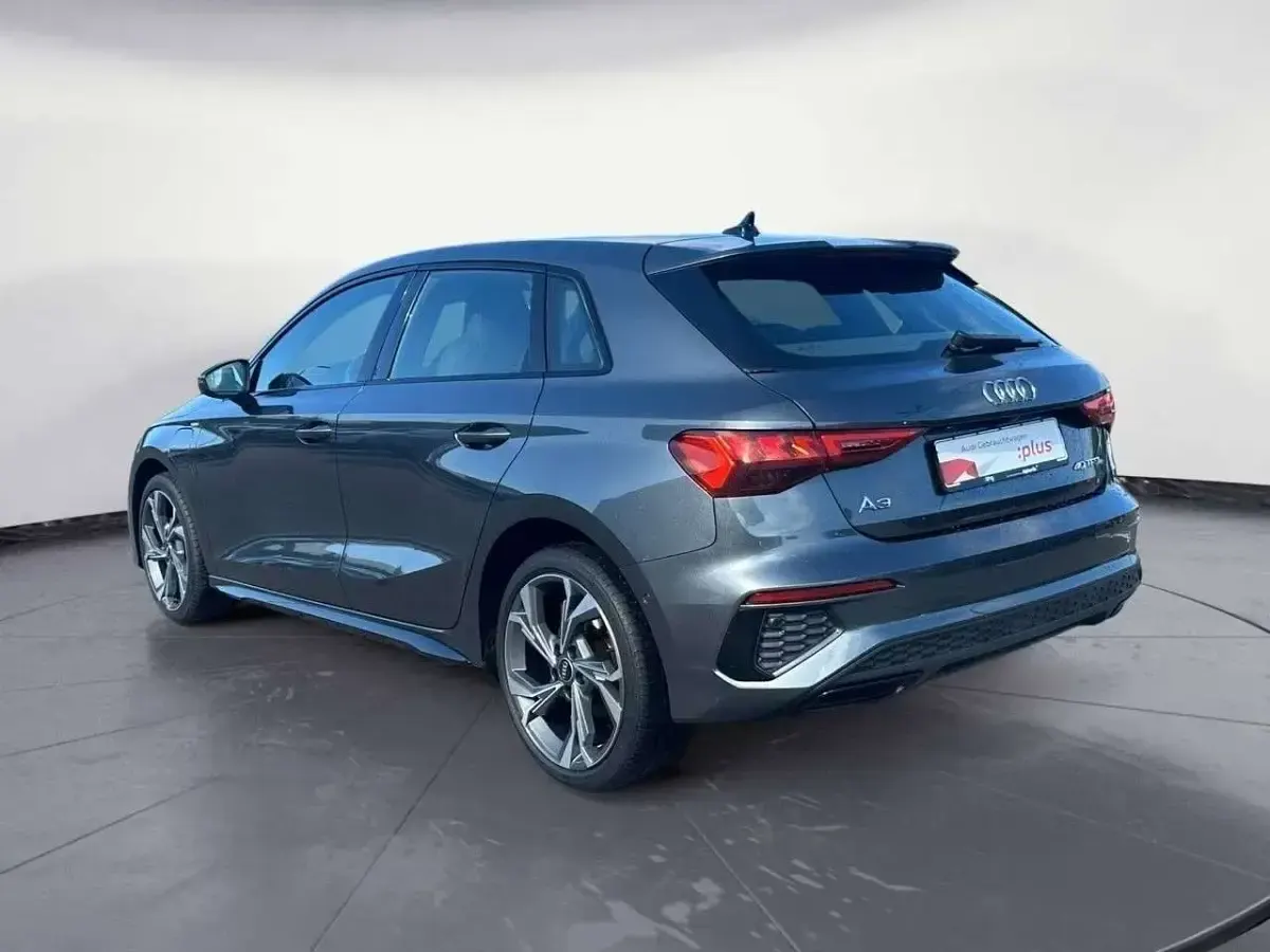 Usata Audi A3 S-Line 150 CV (110 kW) 2022 Grigio Berlina
