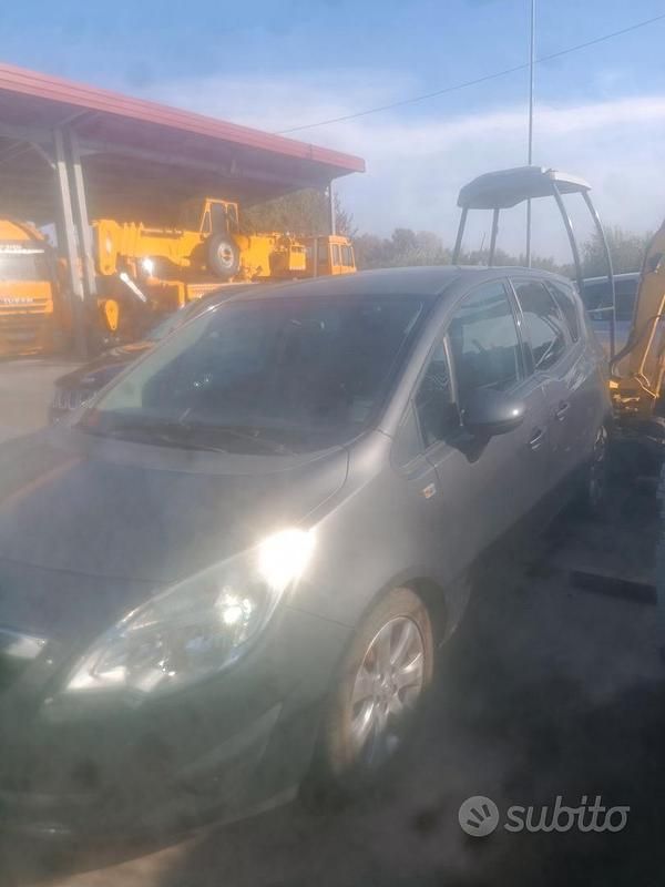 Usata Opel Meriva 75 CV (55 kW) 2012 Monovolume