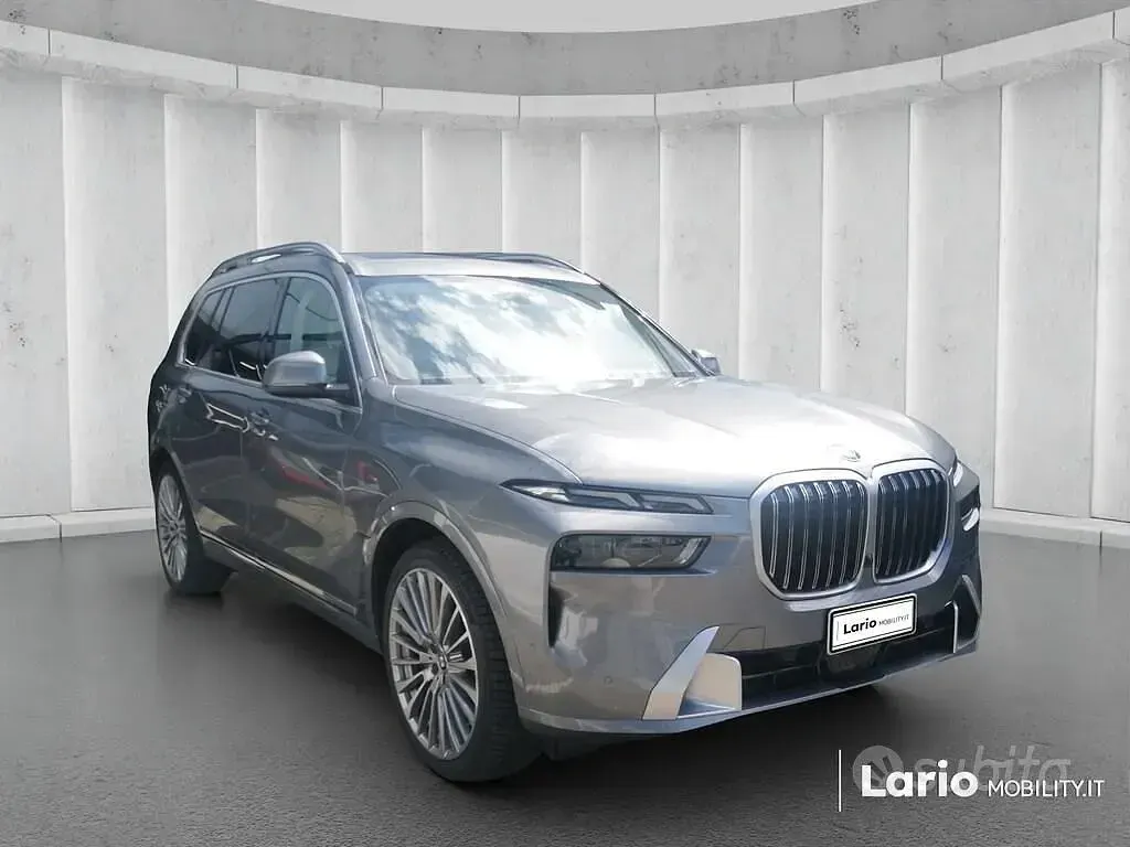 Usata BMW X7 381 CV (280 kW) 2023 Grigio SUV
