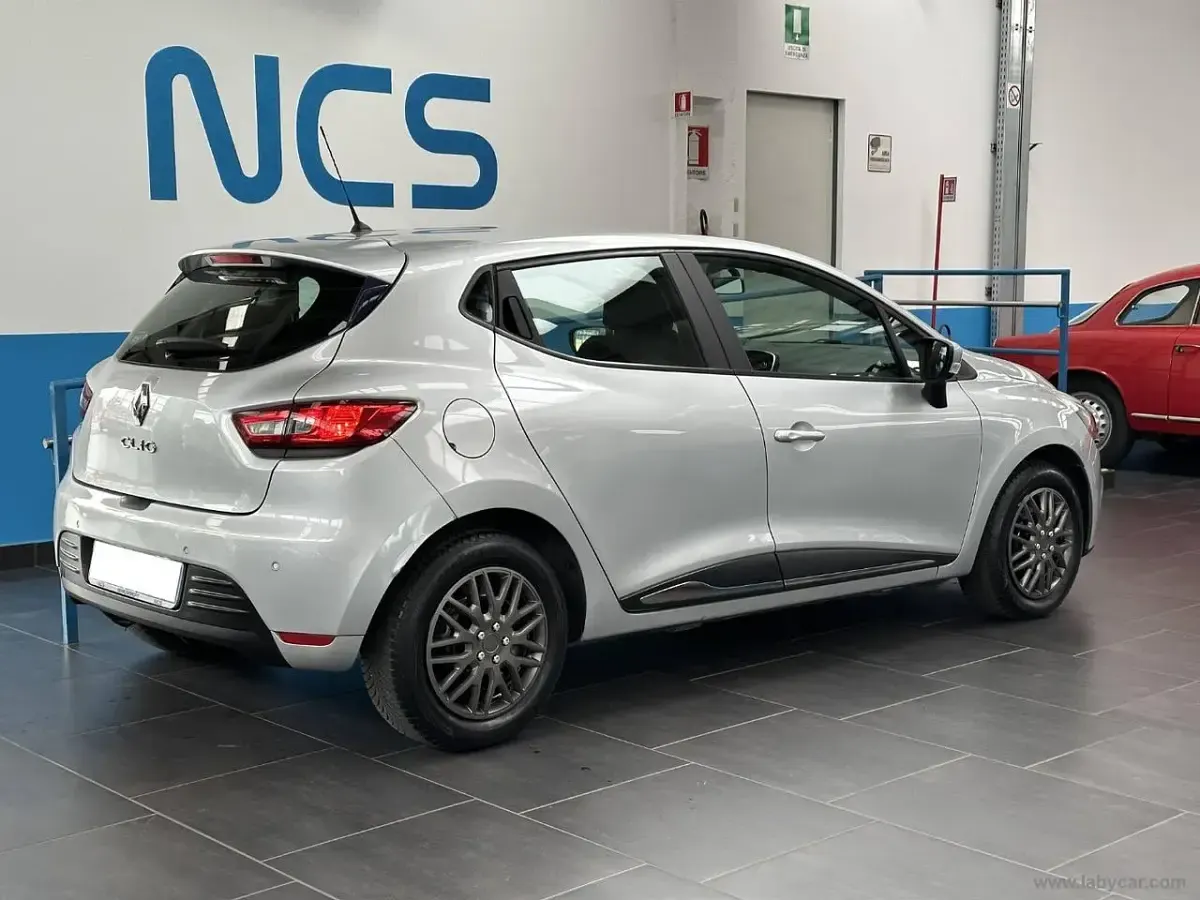 Usata Renault Clio Business 76 CV (55 kW) 2019 Argento