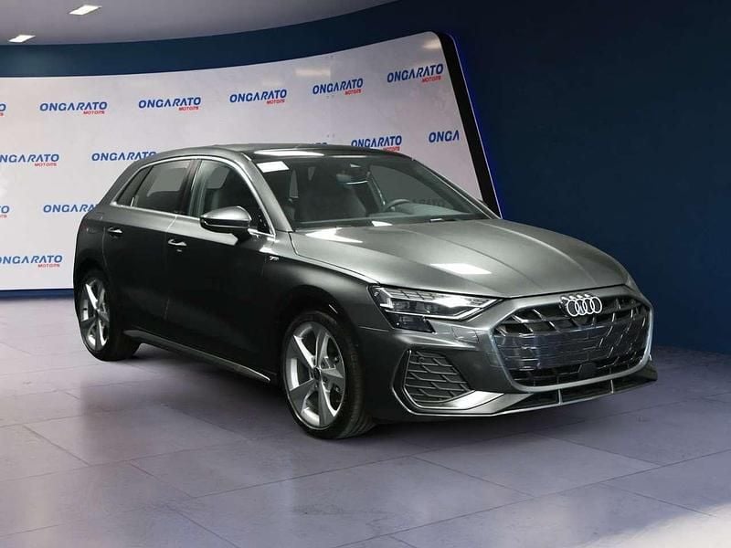 Nuova Audi A3 S-Line 150 CV (110 kW) 2026 Grigio Berlina