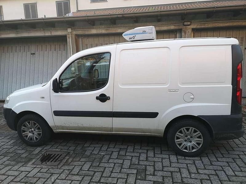 Usata Fiat Doblò Active 103 CV (75 kW) 2010 Bianco Monovolume