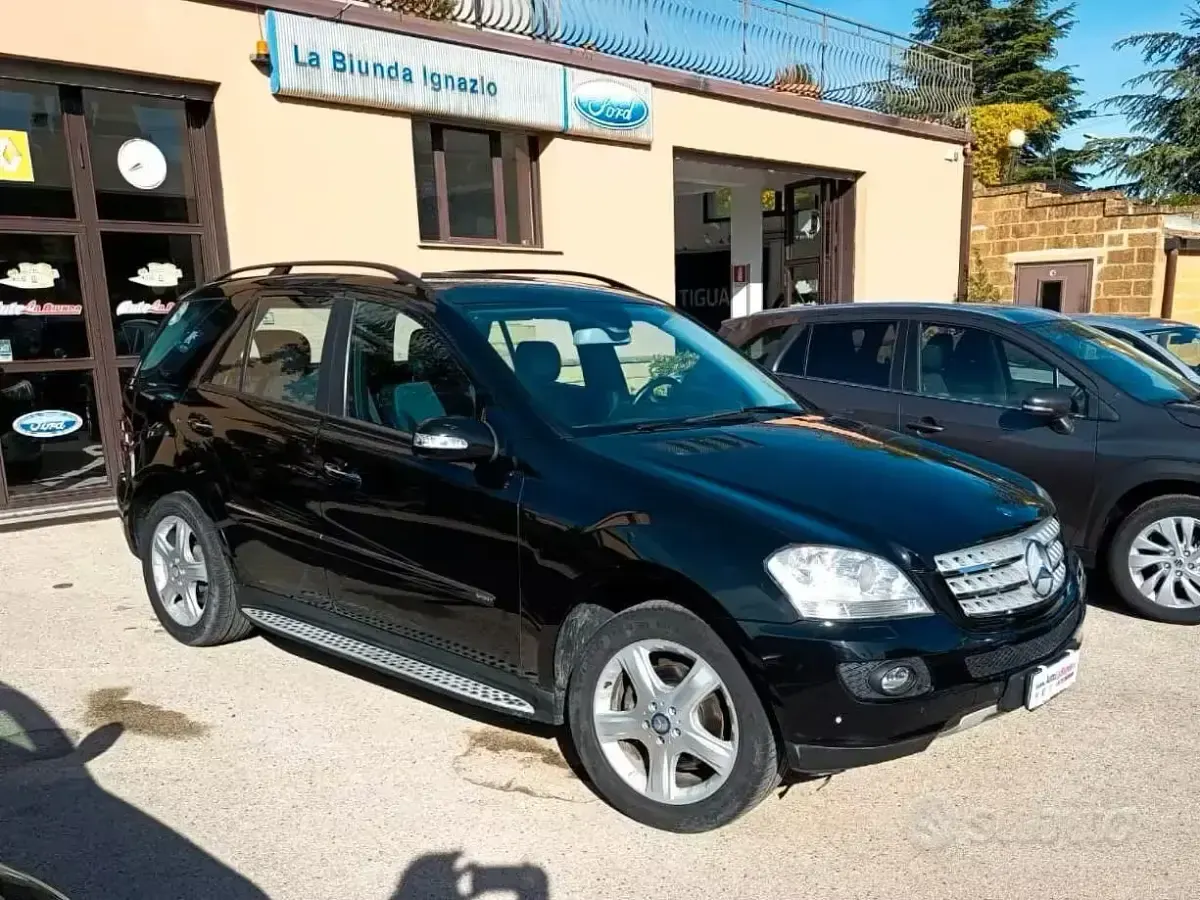 Usata Mercedes ML320 224 CV (164 kW) 2008 Nero SUV