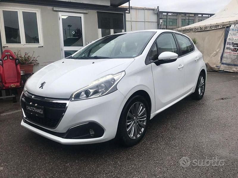 Usata Peugeot 208 Active 82 CV (60 kW) 2017 Bianco Utilitaria