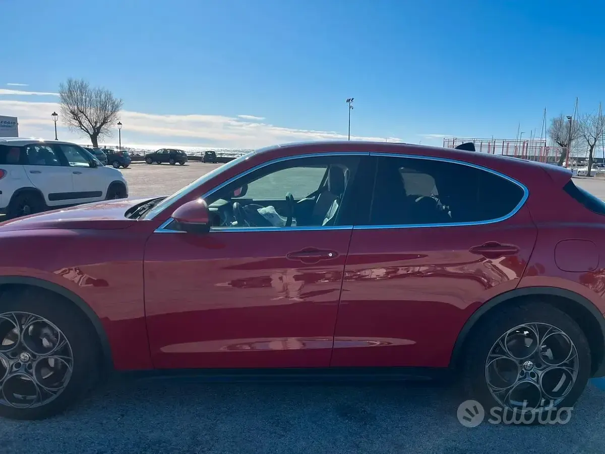 Usata Alfa Romeo Stelvio 180 CV (132 kW) 2018 Rosso SUV