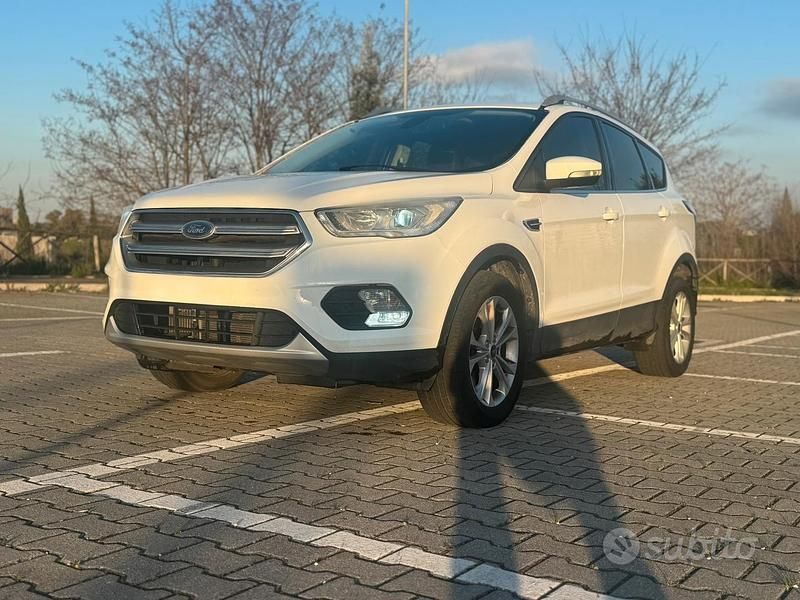 Usata Ford Kuga Titanium 120 CV (88 kW) 2017 Bianco SUV