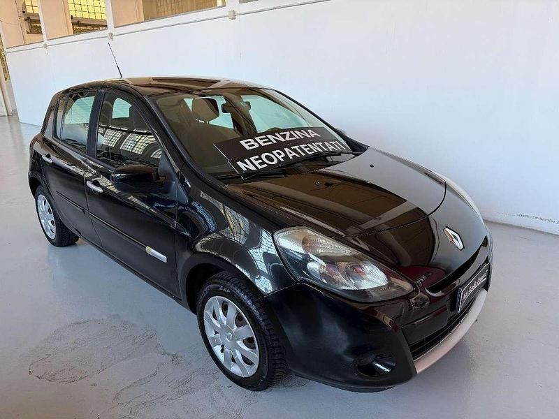Usata Renault Clio II Dynamique 75 CV (55 kW) 2010 Nero Berlina