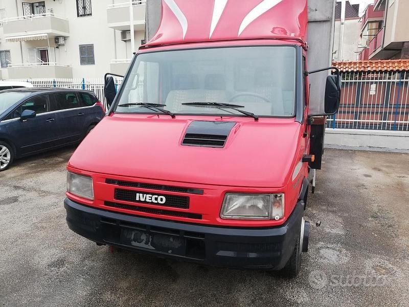 Usata Iveco Daily 122 CV (89 kW) 1998 Rosso