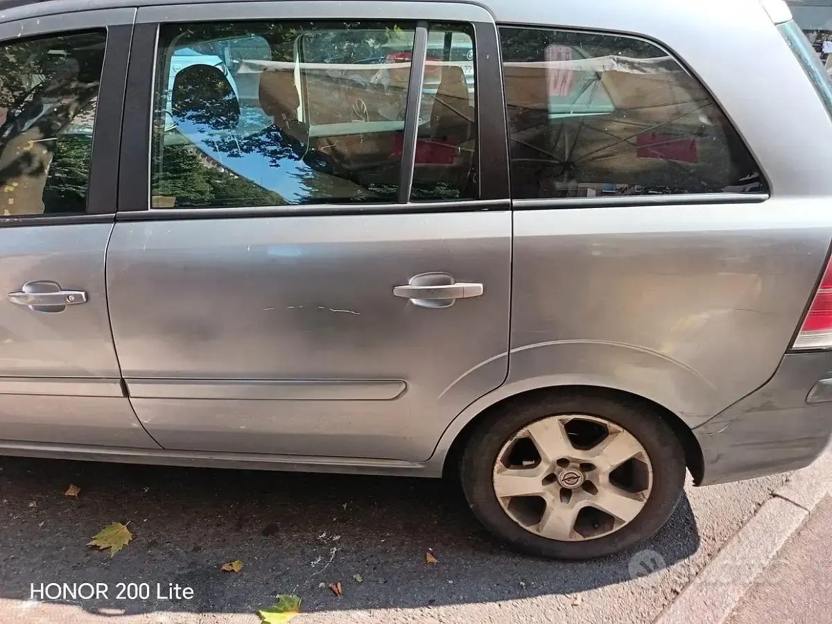Usata Opel Zafira 120 CV (88 kW) 2006 Monovolume