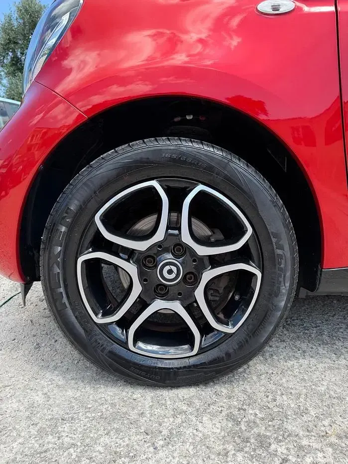 Usata Smart ForFour Prime 90 CV (66 kW) 2015 Rosso Utilitaria