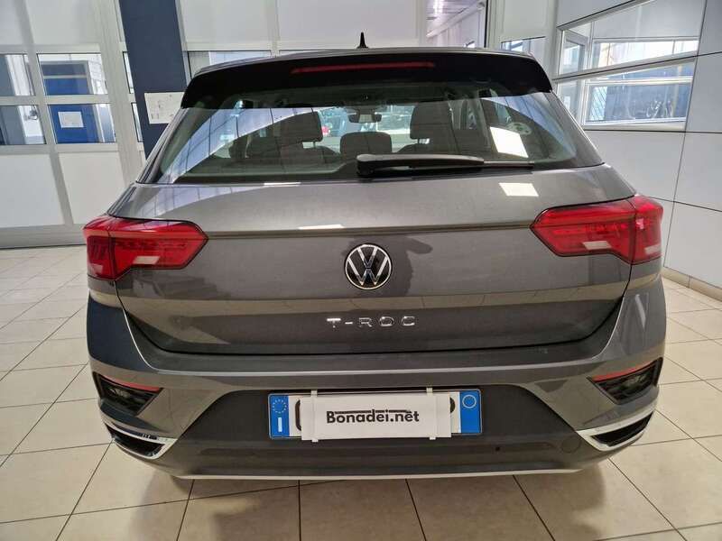 Usata VW T-Roc Business 110 CV (80 kW) 2021 Grigio scuro SUV
