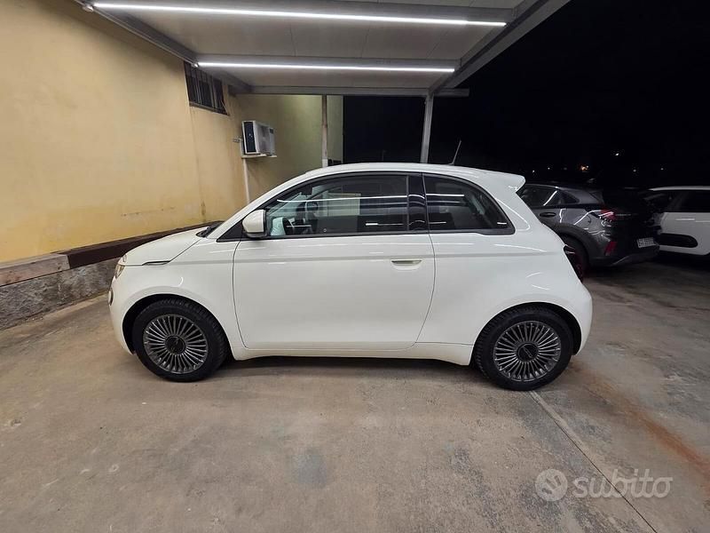 Usata Fiat 500e Icon 86 kW (118 CV) 2021 Bianco Berlina