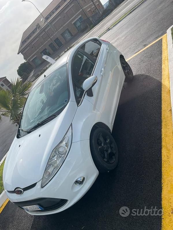 Occasion Ford Fiesta 68 ch (50 kW) 2010 Blanc Citadine