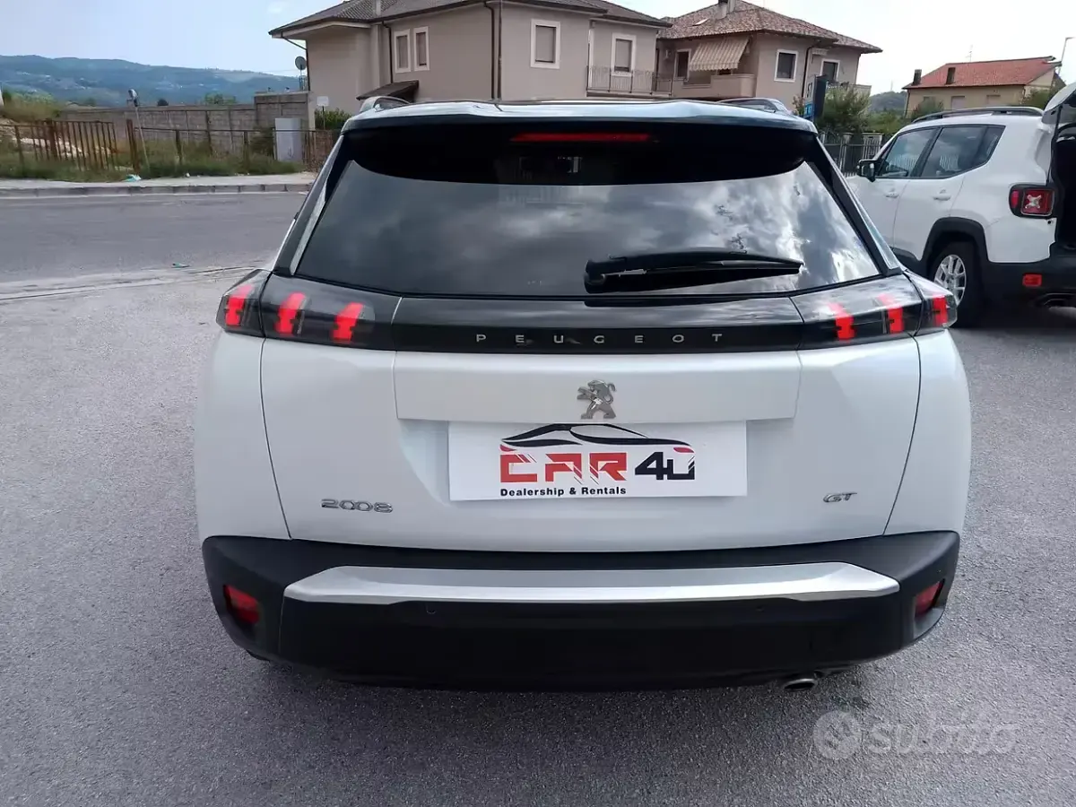Usata Peugeot 2008 GT 110 CV (80 kW) 2021 Bianco SUV
