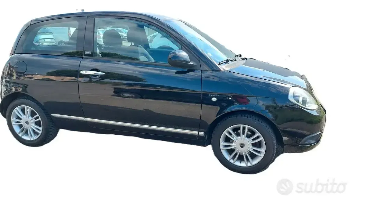 Usata Lancia Ypsilon 69 CV (50 kW) 2011 Nero Utilitaria